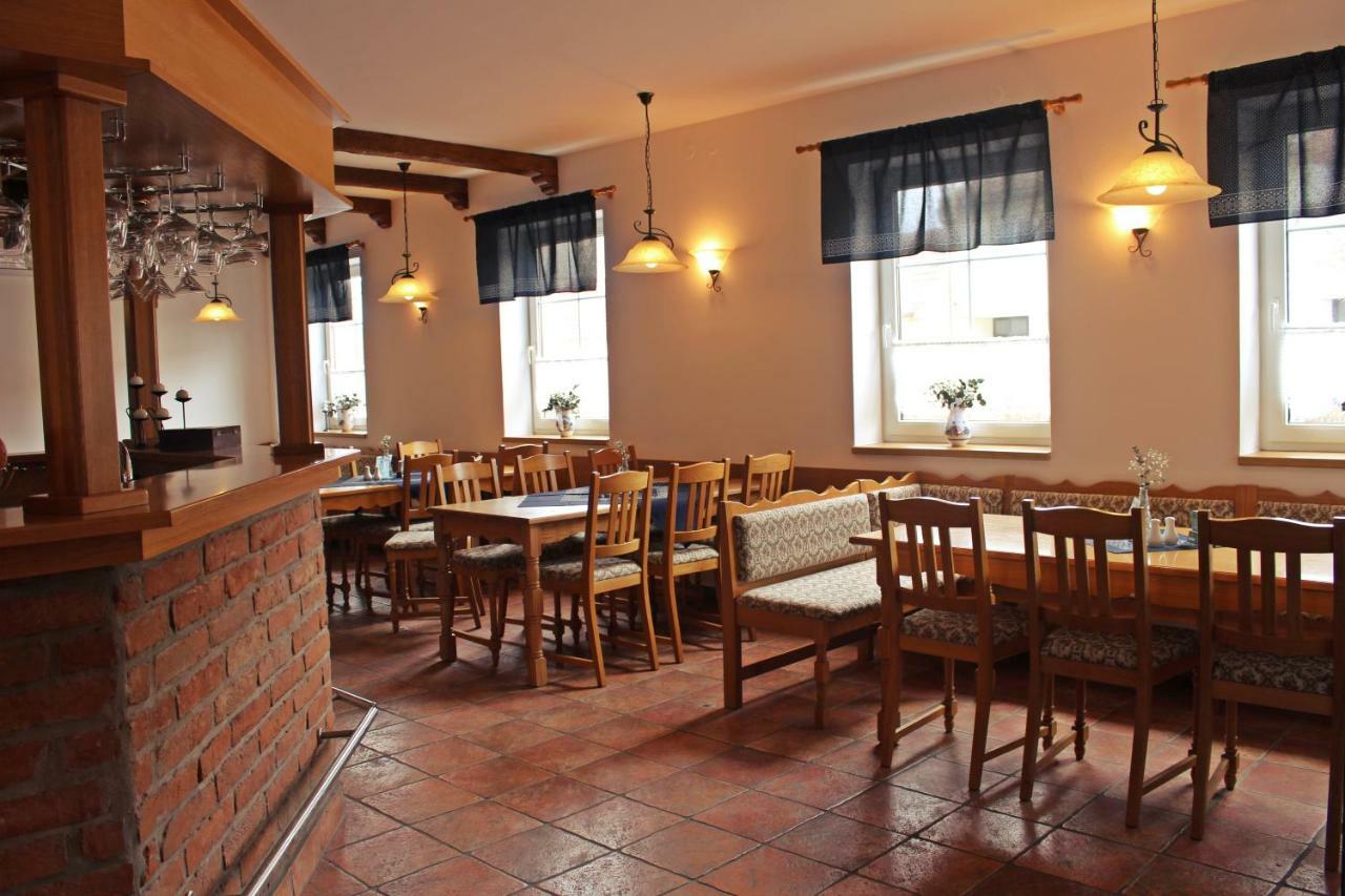 Penzion A Restaurace U Kalendu Strážnice Kültér fotó